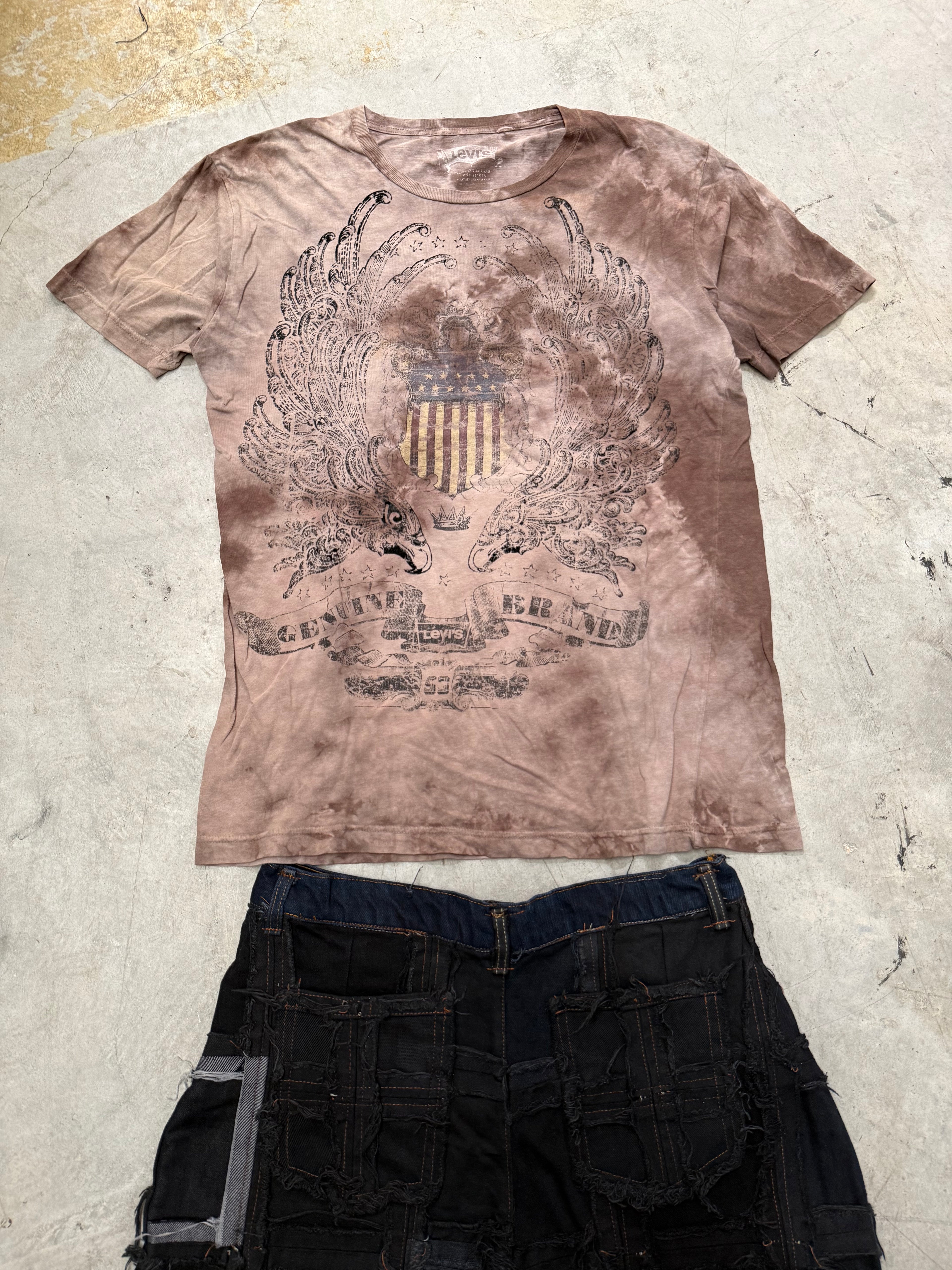 Vintage Levis Washed Y2k T-shirt (L)