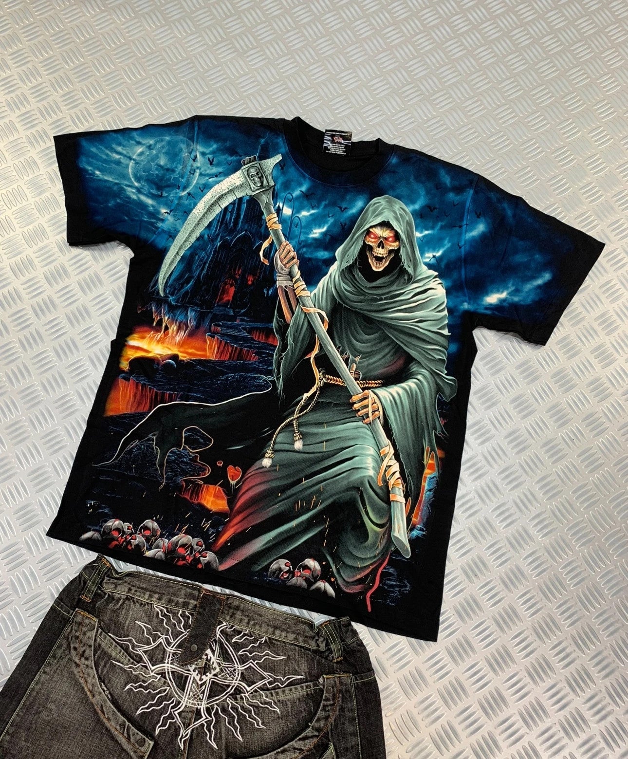 Vintage Skull Paradise y2k Graphic t-shirt affliction style 2000s