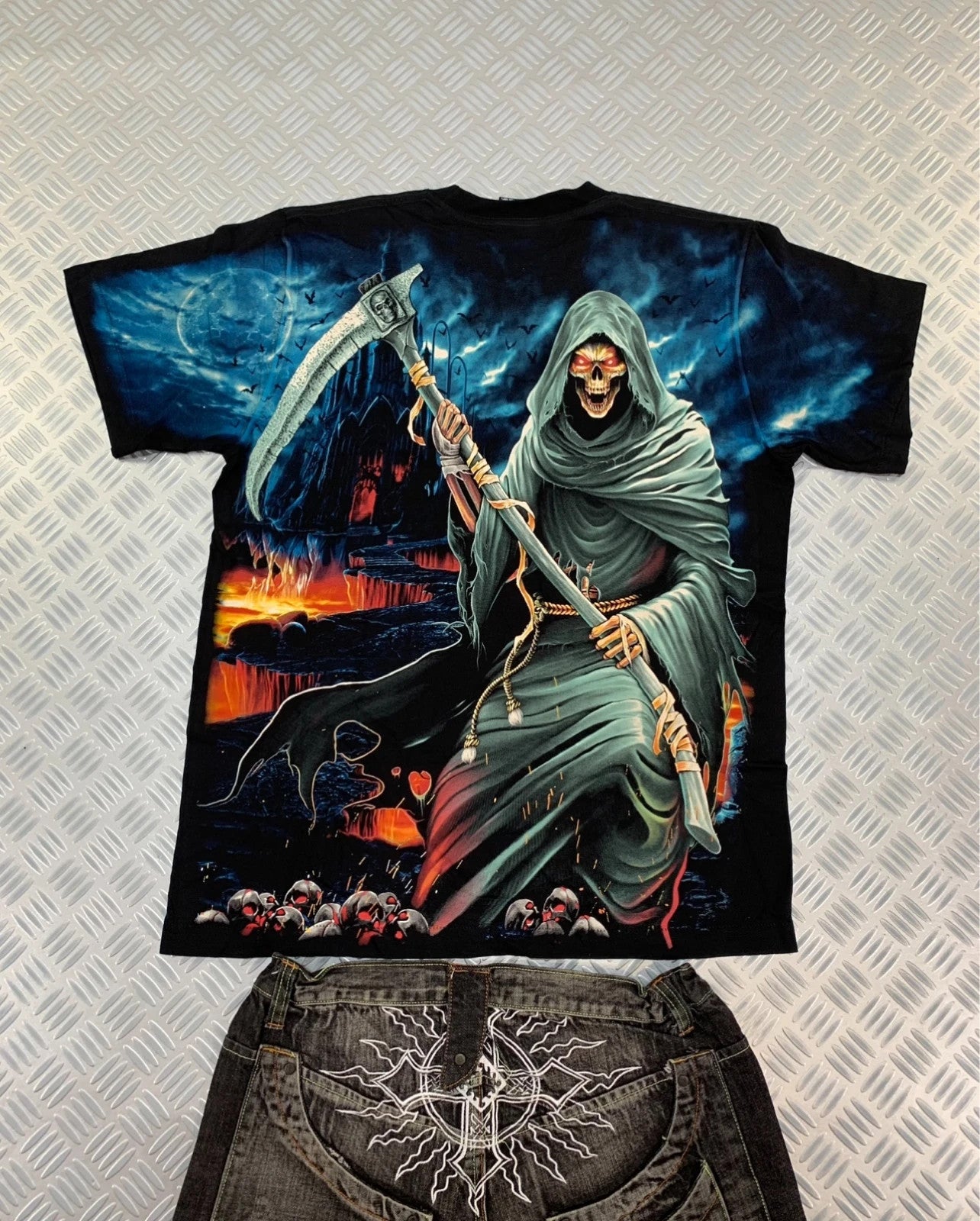 Vintage Skull Paradise y2k Graphic t-shirt affliction style 2000s