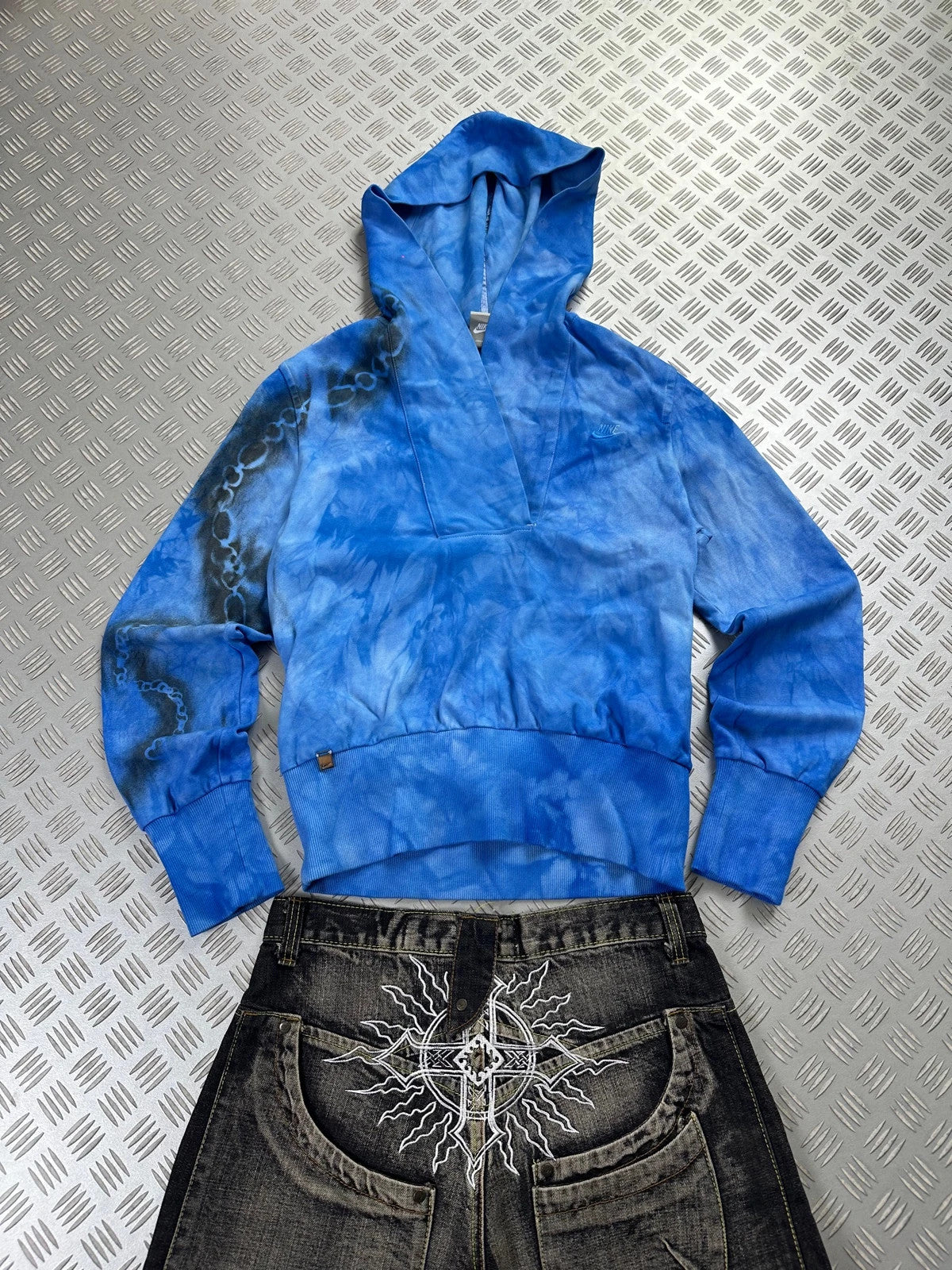 Vintage Flared Nike y2k Hoodie 2000s crop fit boxy