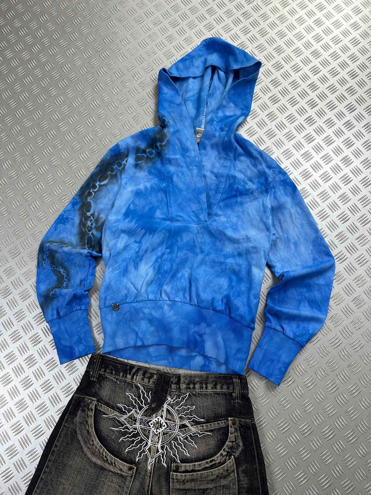 Vintage Flared Nike y2k Hoodie 2000s crop fit boxy