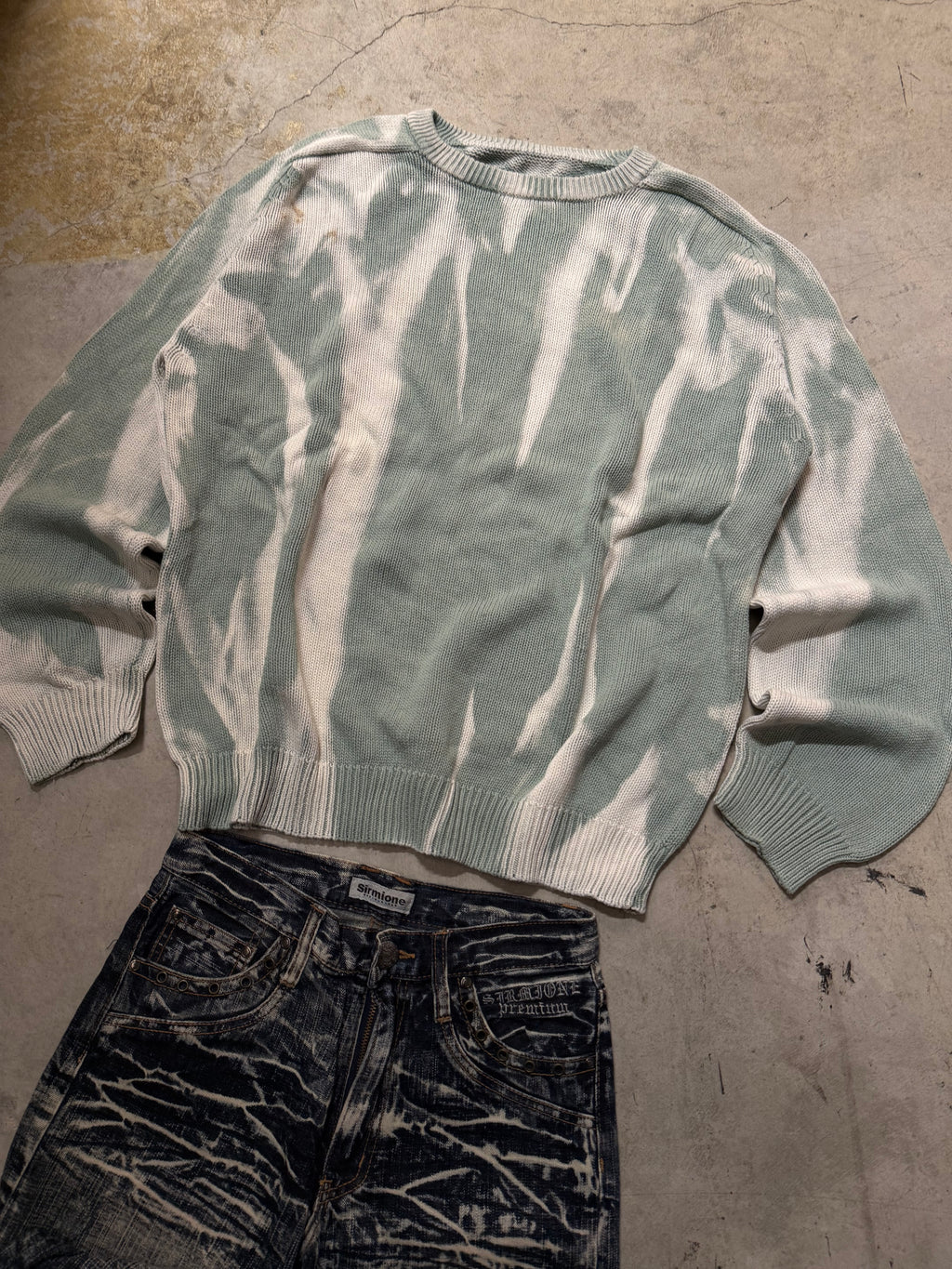 Vintage Knitted Y2k Bleached Sweater (L)
