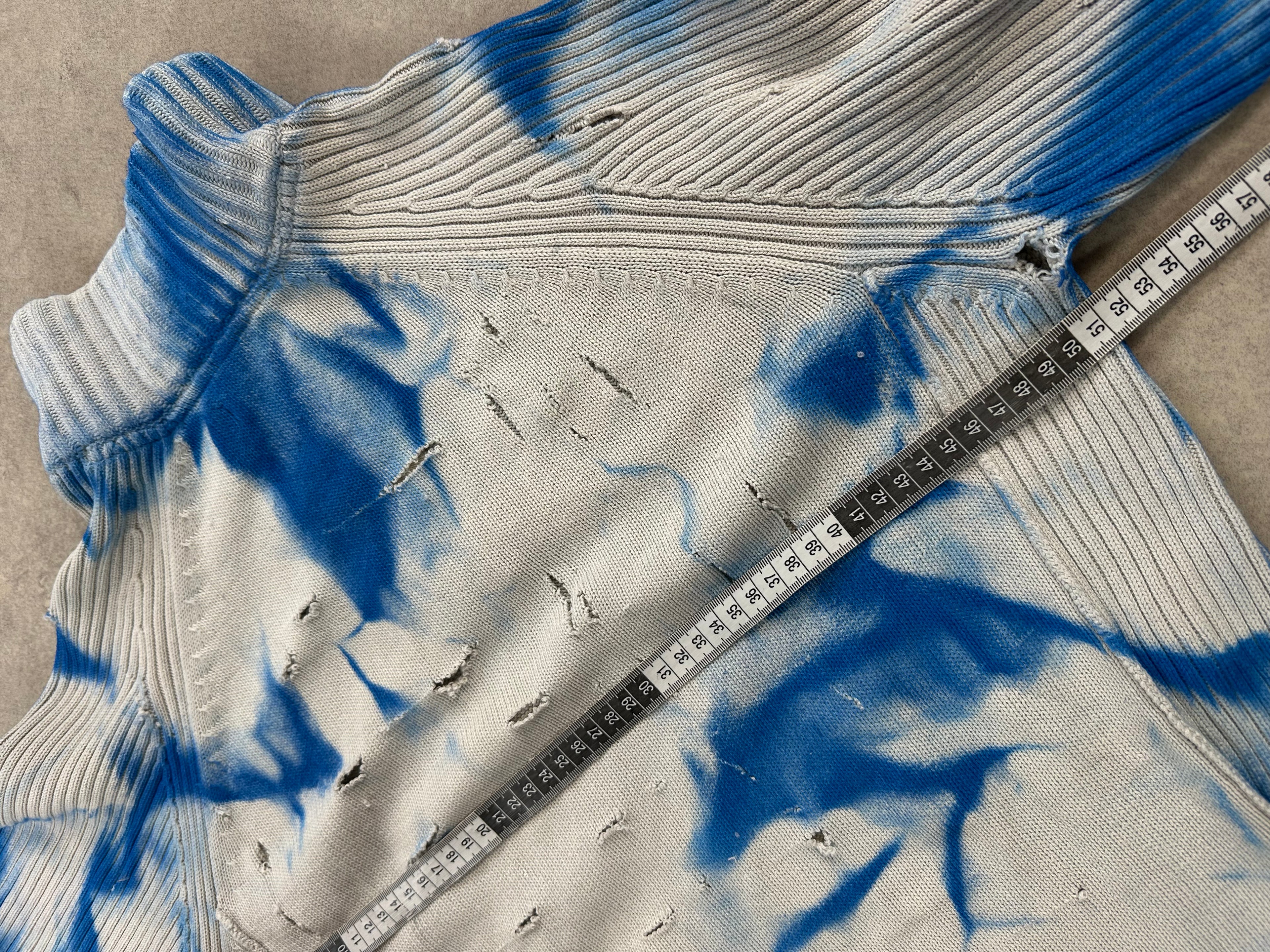 Mid zip disstresed knitted sweater custom y2k (M)