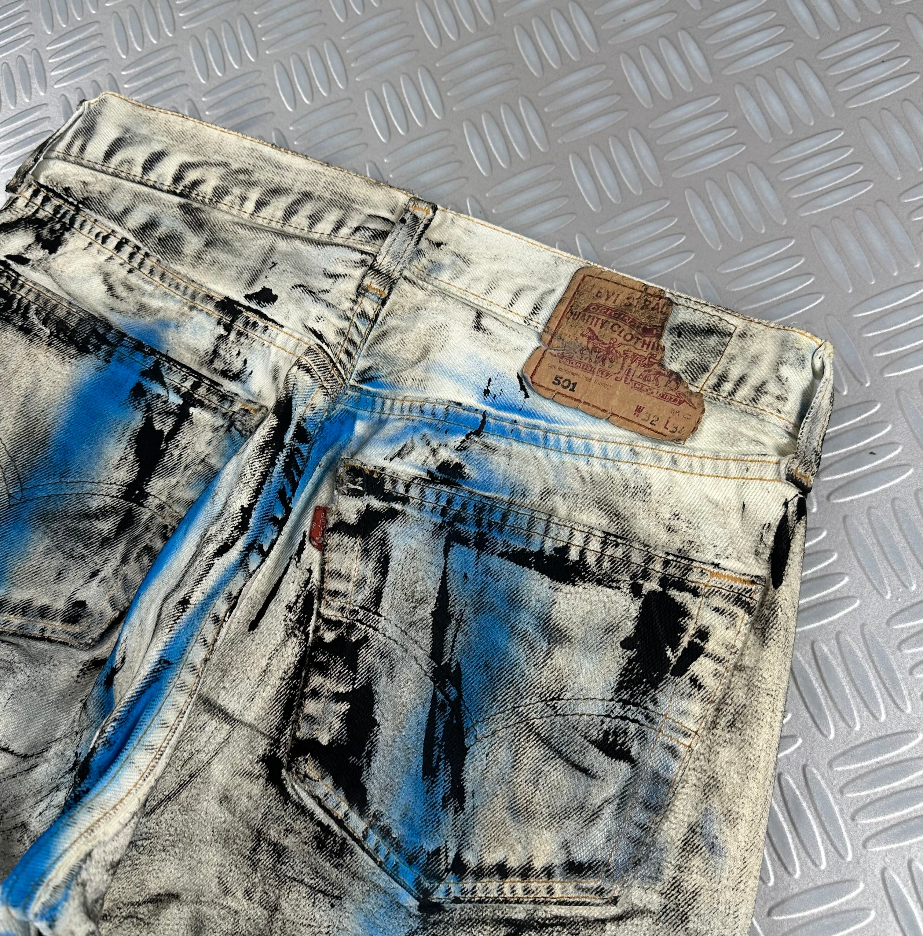 Vintage Levi’s 501 custom y2k style (S)