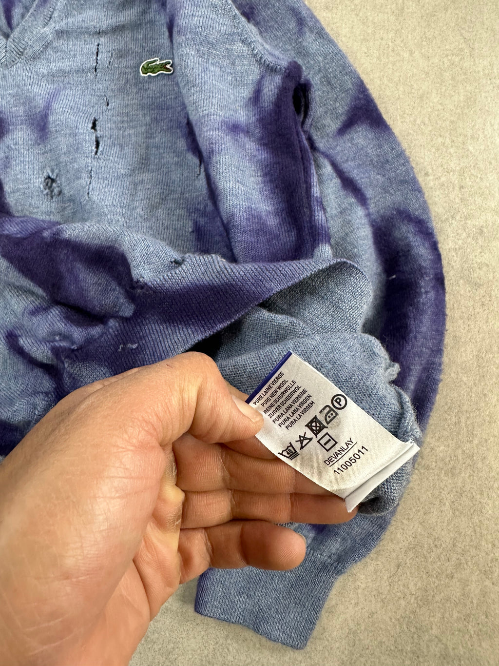 Lacoste disstresed custom wool sweater (L)