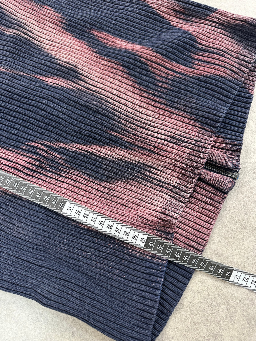 Full zip knitted sweater custom 00’s y2k (L)