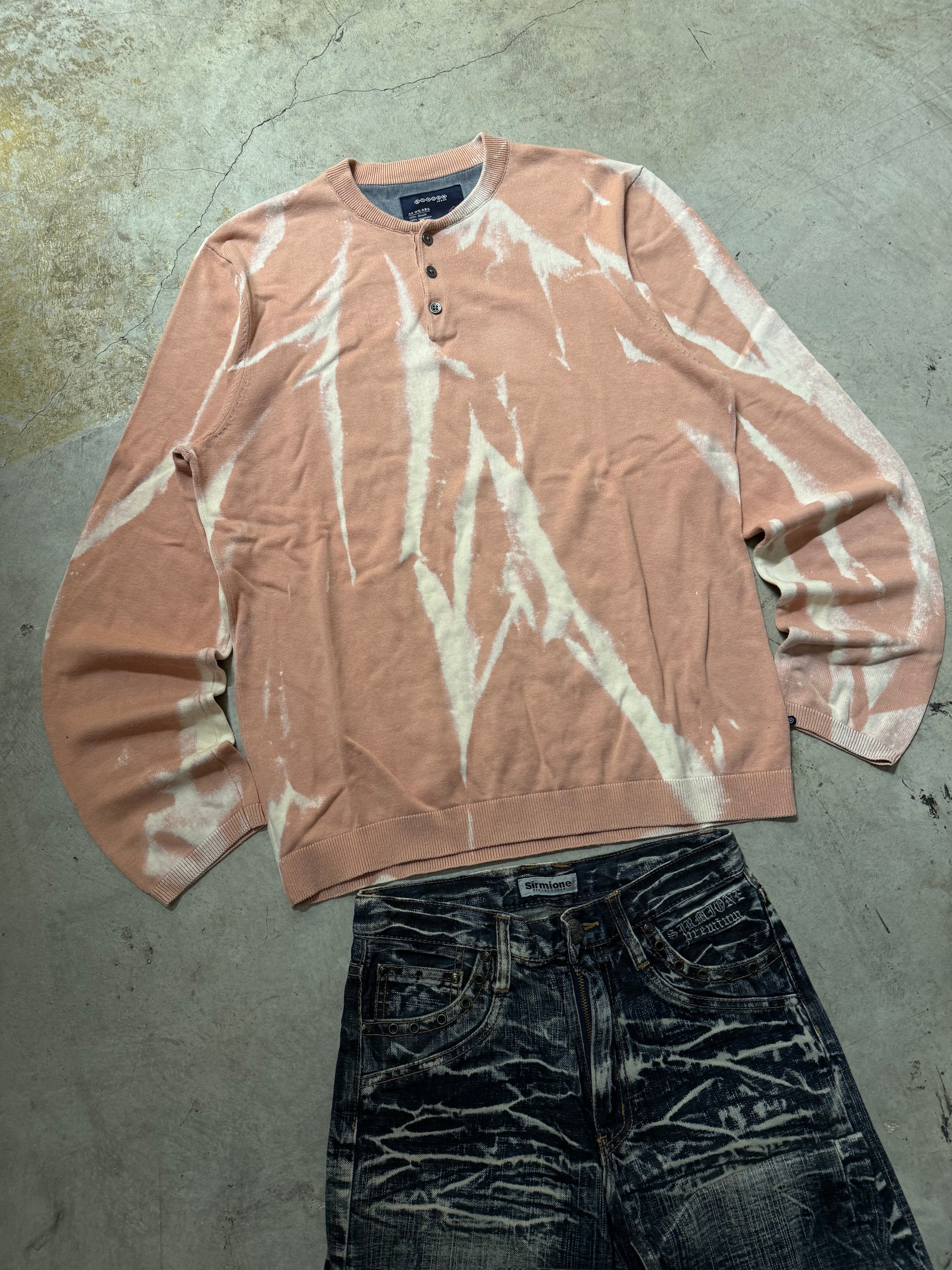 Vintage Knitted Bleached Y2k Sweater custom (XL)