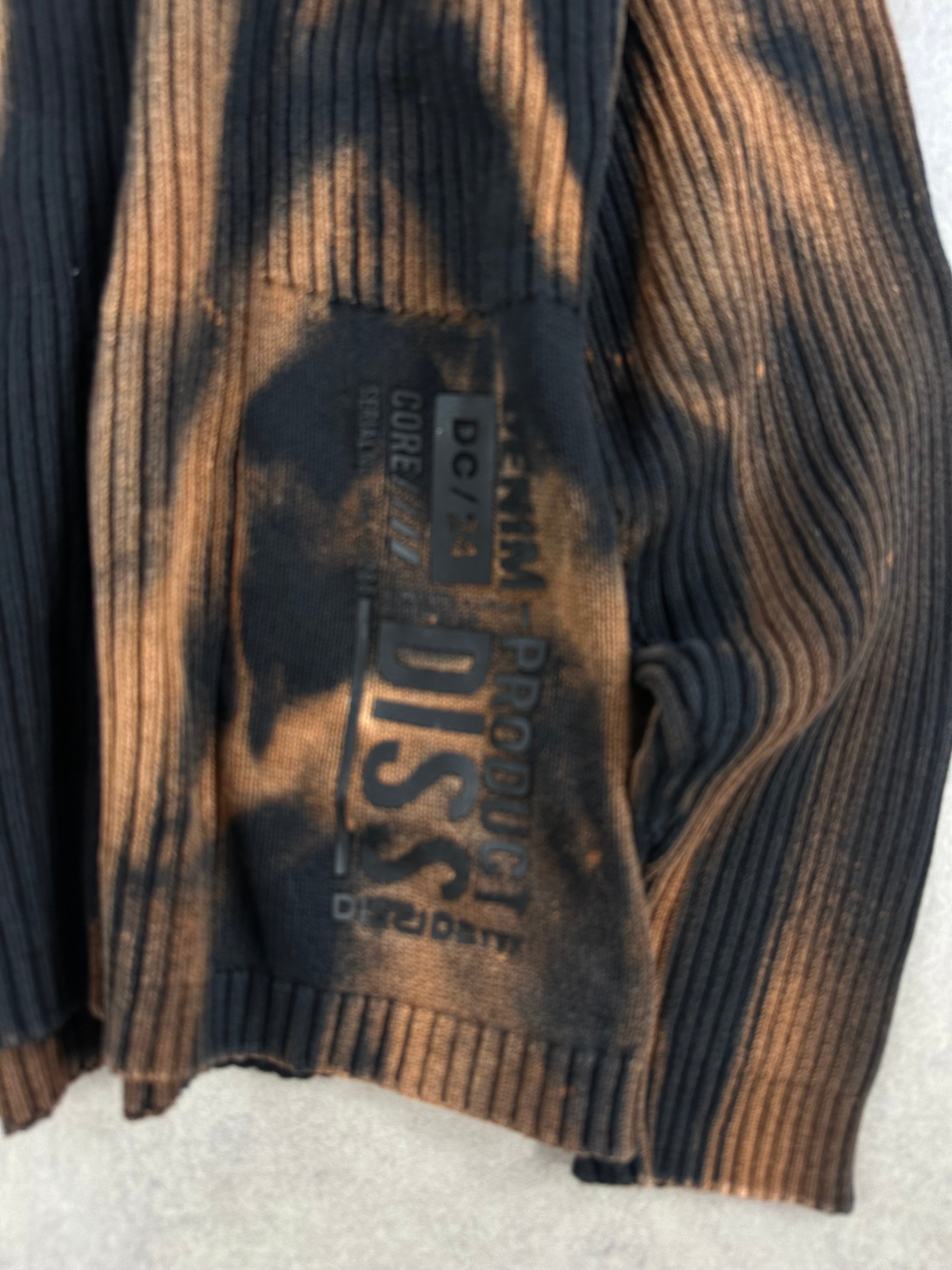 Mid zip custom sweater y2k (L)