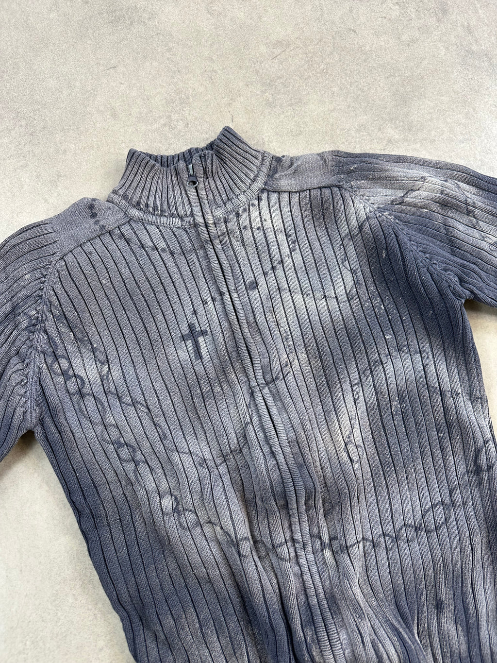 Vintage Knitted Y2k Cross Bleached Sweater custom (M)