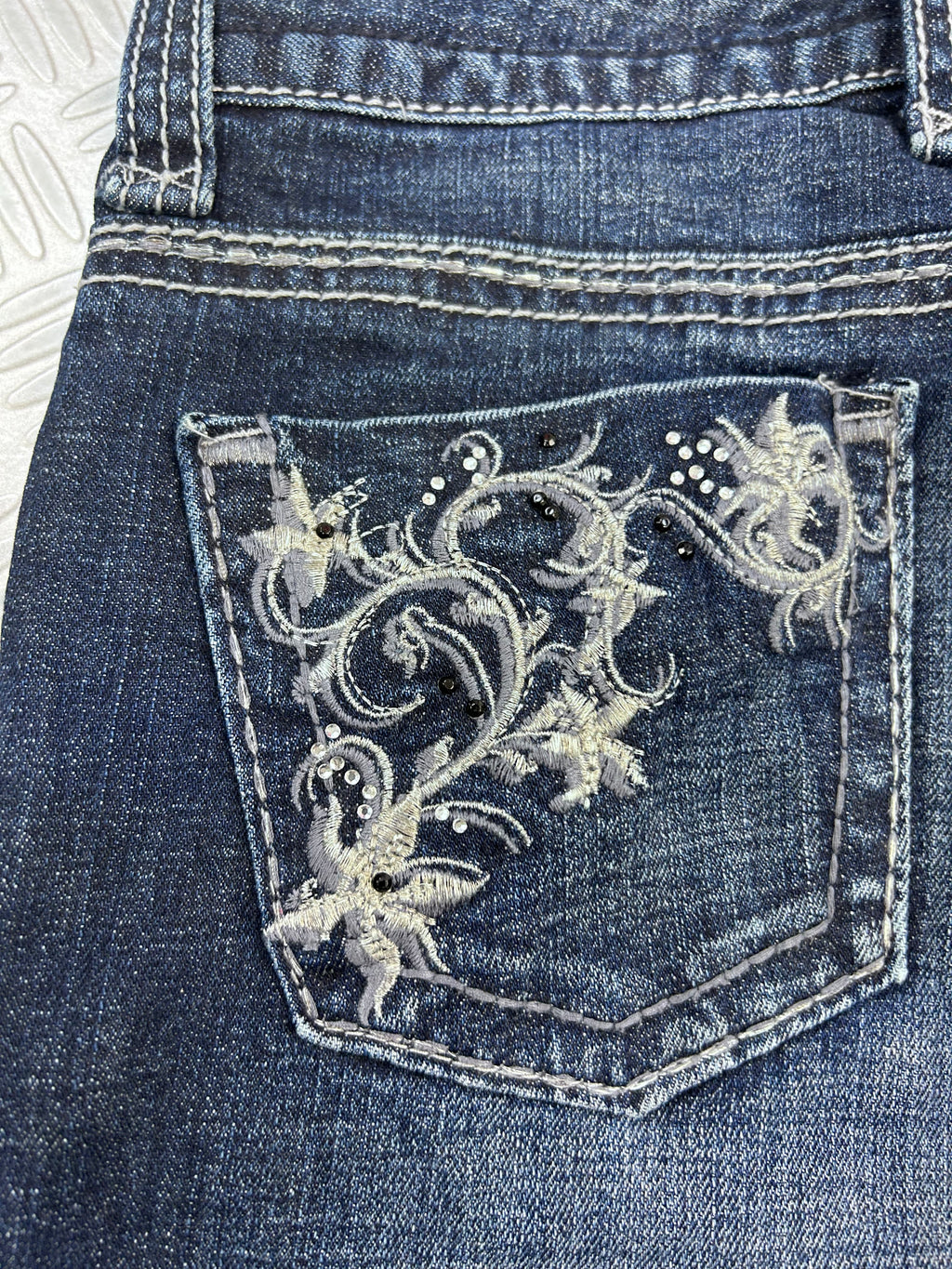 Y2K flared jeans embroidered faded (M)